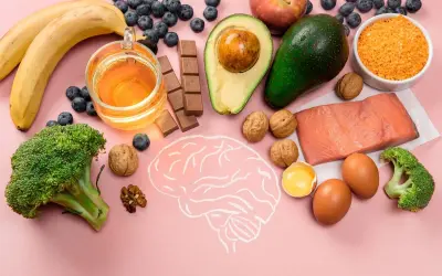 Bananes, myrtilles, chocolat, avocat, saumon, œufs, brocolis, noix, lentilles. Quelle est la meilleure vitamine pour le cerveau ? Ces aliments sont excellents pour la santé cérébrale.