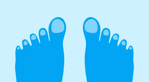 Pieds bleus et froids, un signe possible de problèmes de thyroïde.