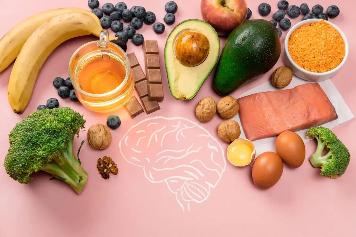 Bananes, myrtilles, chocolat, avocat, saumon, œufs, brocolis, noix, lentilles. Quelle est la meilleure vitamine pour le cerveau ? Ces aliments sont excellents pour la santé cérébrale.